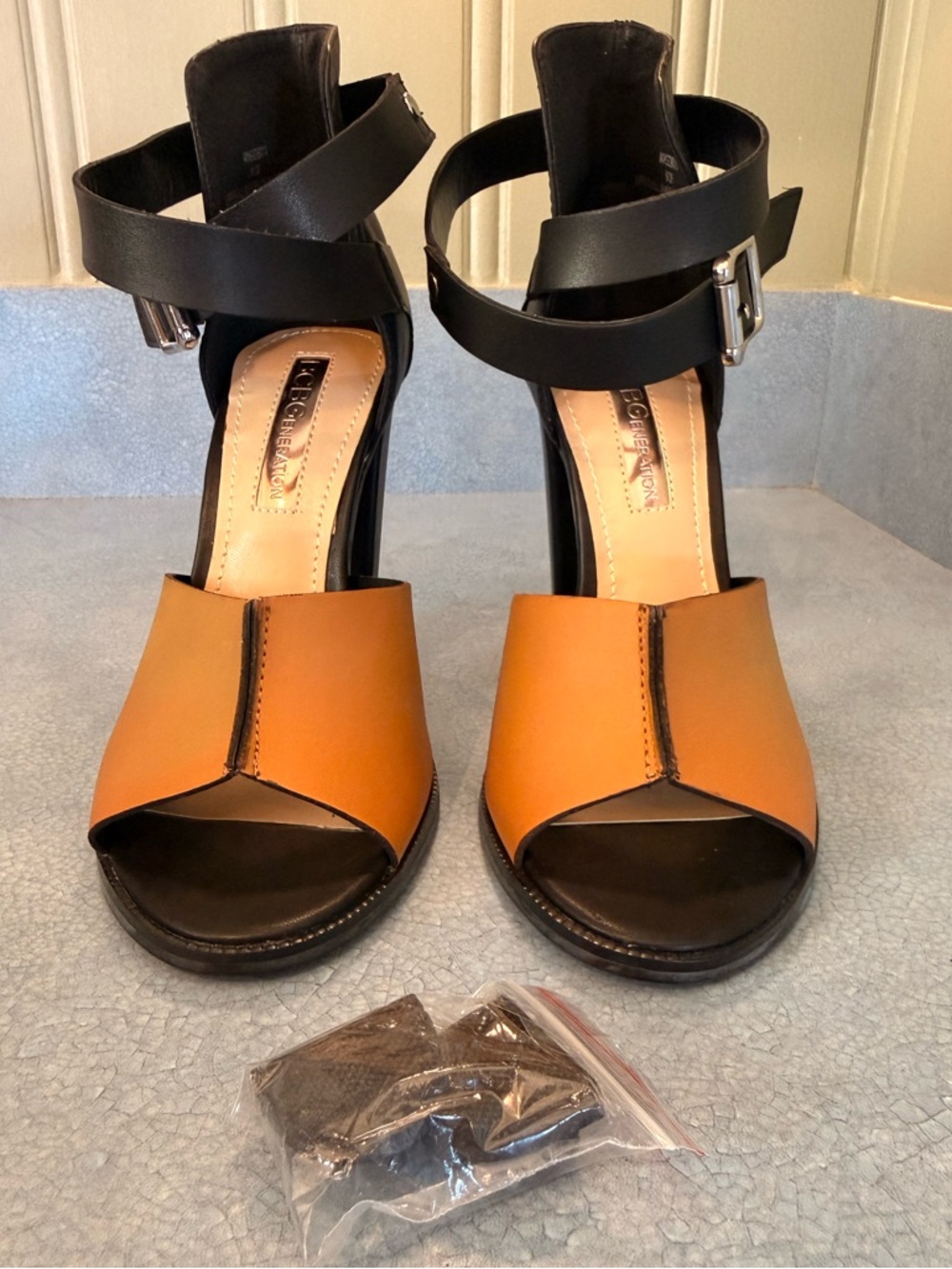 BCBGeneration Cognac & Black 4” Block Heel Day Sandal Size 6/36 NIB - Picture 7 of 13